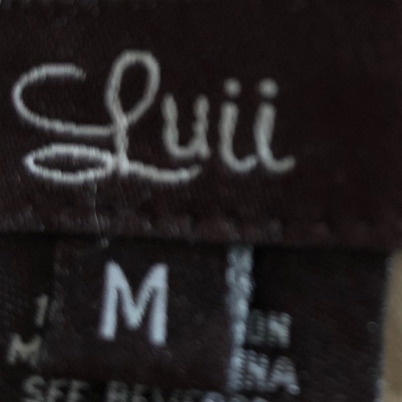 Luii size medium jacket , beige with eyelet accents, one button, bell sleeves - Picture 5 of 6